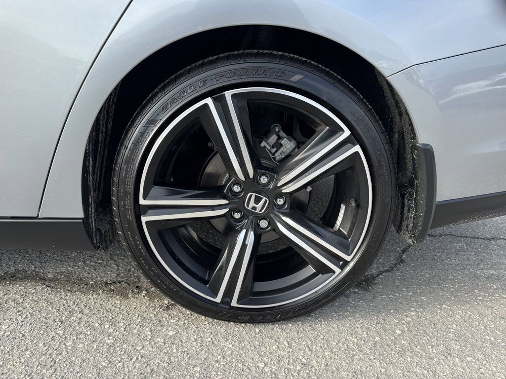 Used 2025 Honda Accord Sport image 30