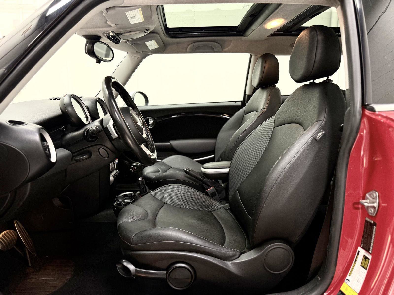 Used 2010 MINI Cooper S w/ Premium Pkg image 11