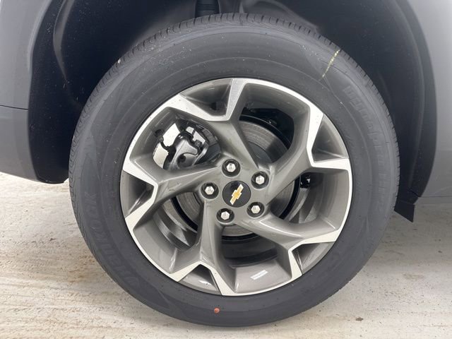 Used 2026 Chevrolet Trax LT w/ Driver Confidence Package FWD image 32