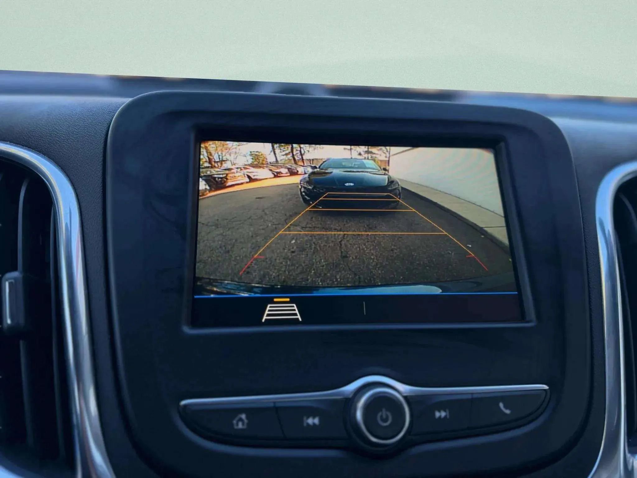 Used 2019 Chevrolet Equinox LS image 26