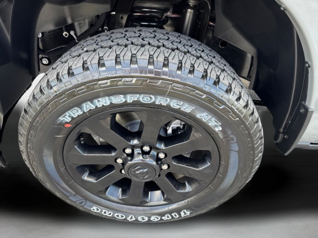 New 2026 RAM 2500 Laramie AWD/4WD image 24