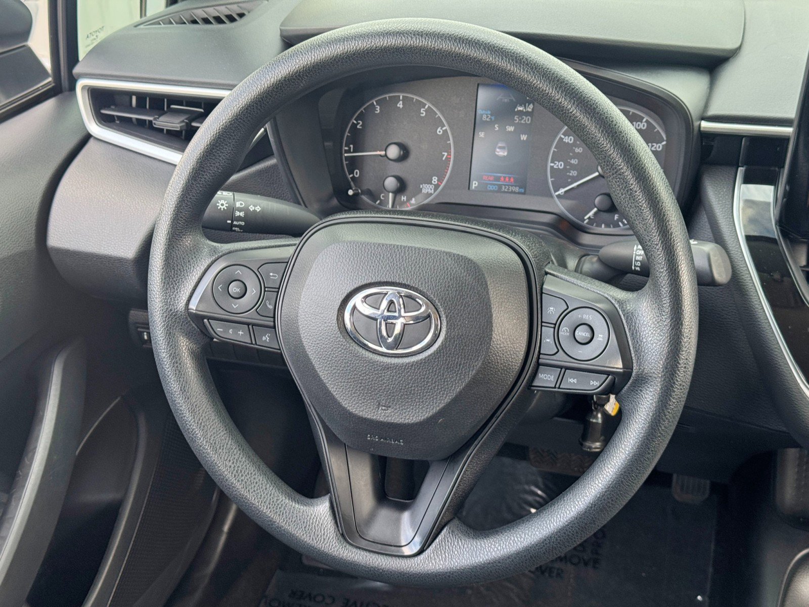 Used 2024 Toyota Corolla LE image 17