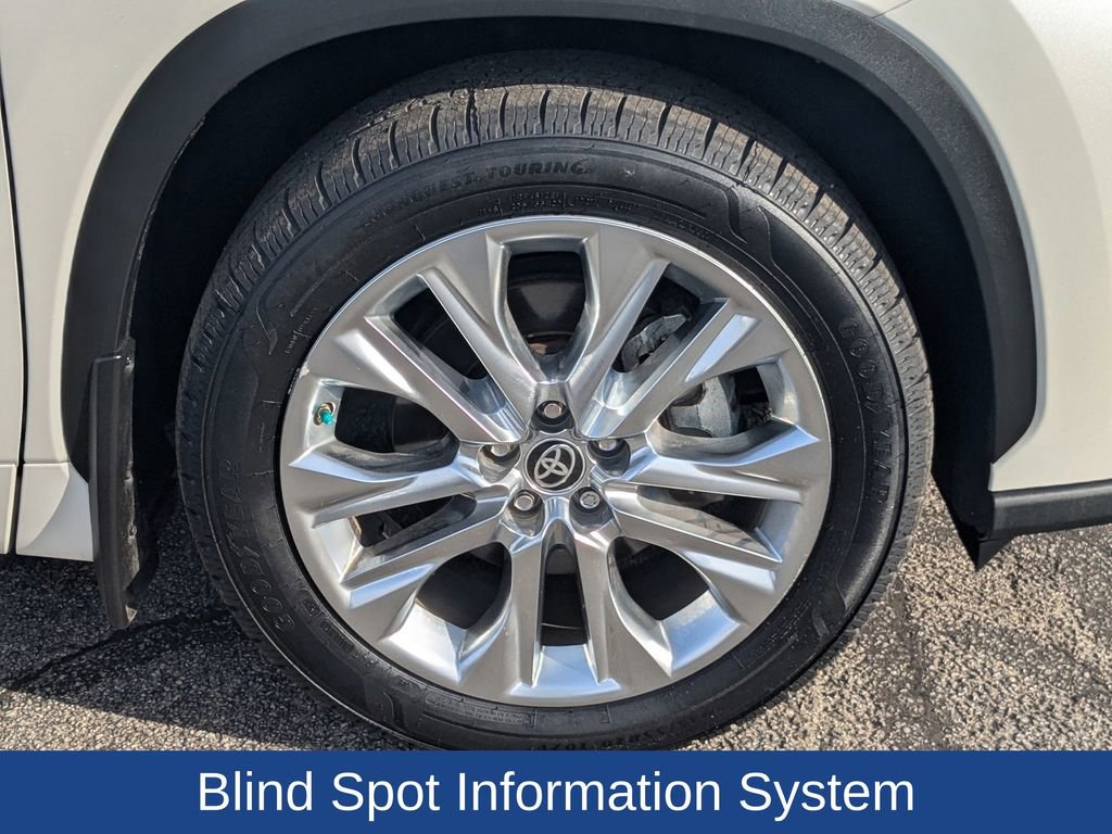 Used 2021 Toyota Highlander Limited image 11