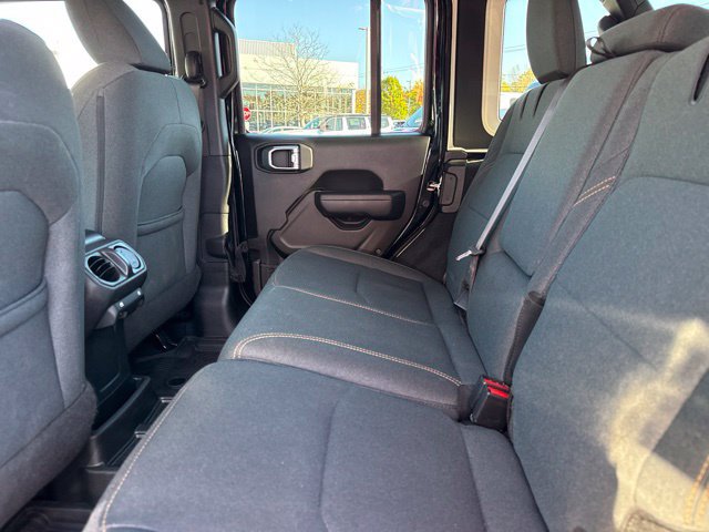 Used 2024 Jeep Wrangler Unlimited AWD/4WD image 22