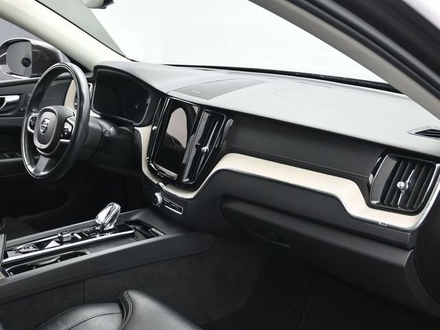 Used 2022 Volvo XC60 B5 Inscription w/ Advanced Package image 28