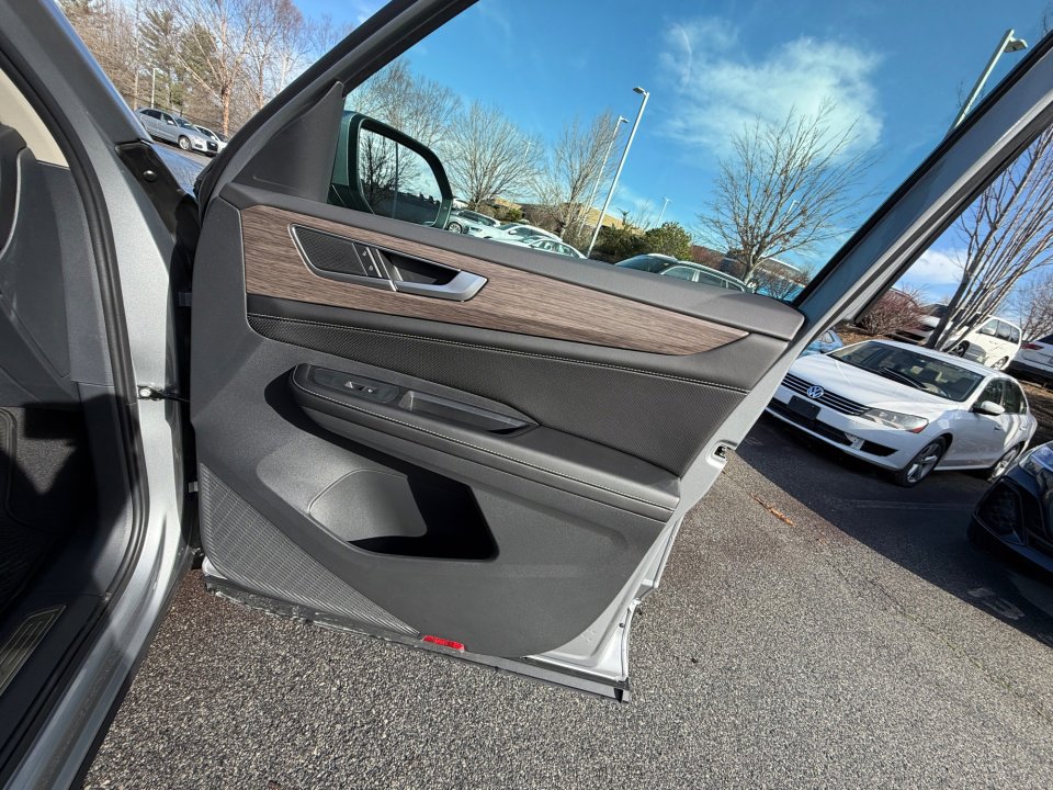 New 2026 Volkswagen Atlas SEL image 31