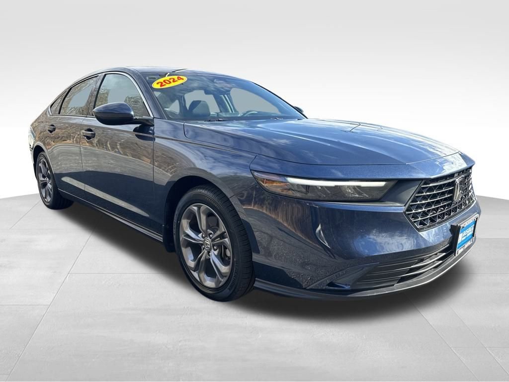 Used 2024 Honda Accord EX image 11