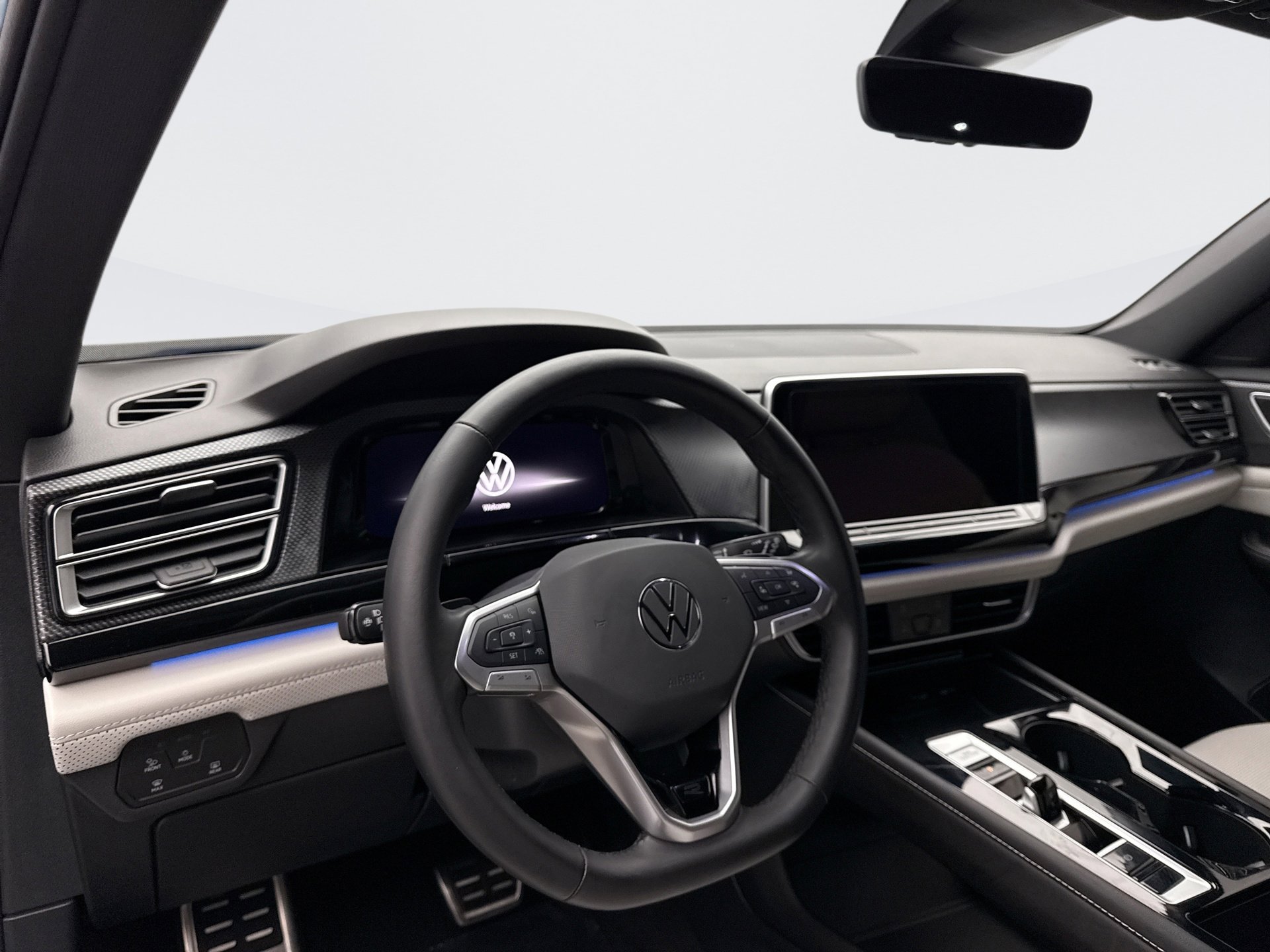 Used 2024 Volkswagen Atlas Cross Sport SEL Premium R-Line image 10