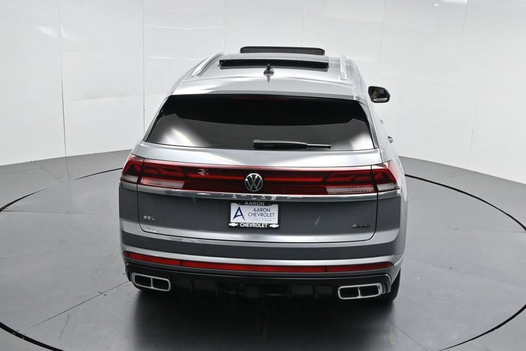 Used 2024 Volkswagen Atlas Cross Sport SEL R-Line AWD/4WD image 63