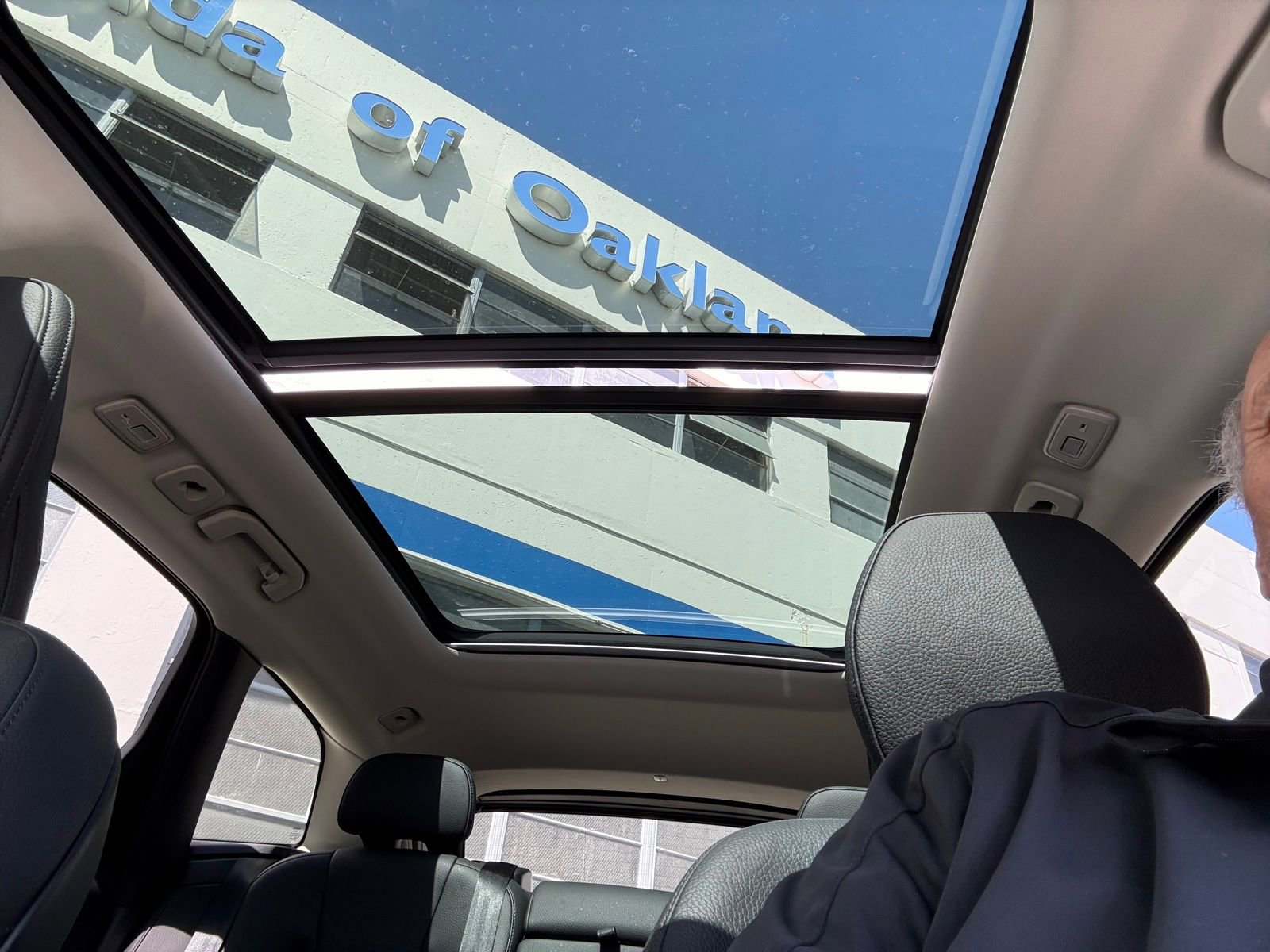 Used 2025 Volvo XC60 B5 Plus image 18