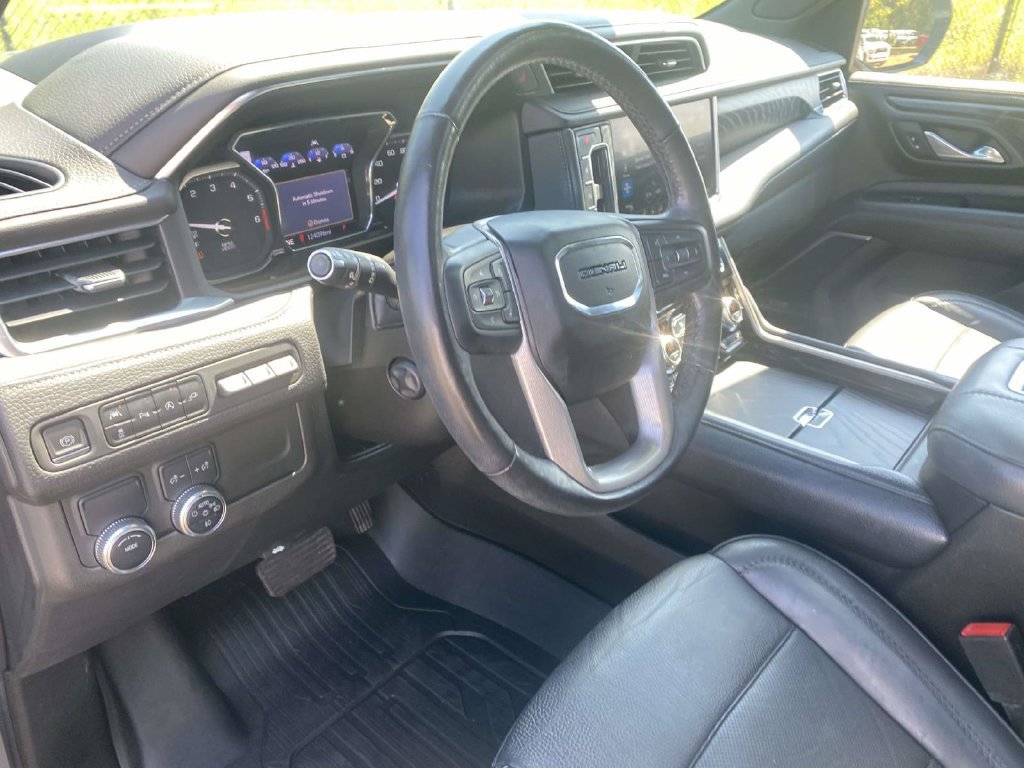 Used 2021 GMC Yukon Denali w/ Denali Premium Package RWD image 23