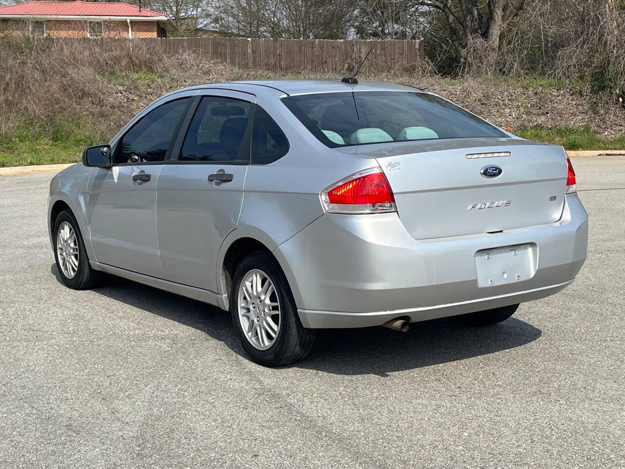 Used 2010 Ford Focus SE FWD image 19