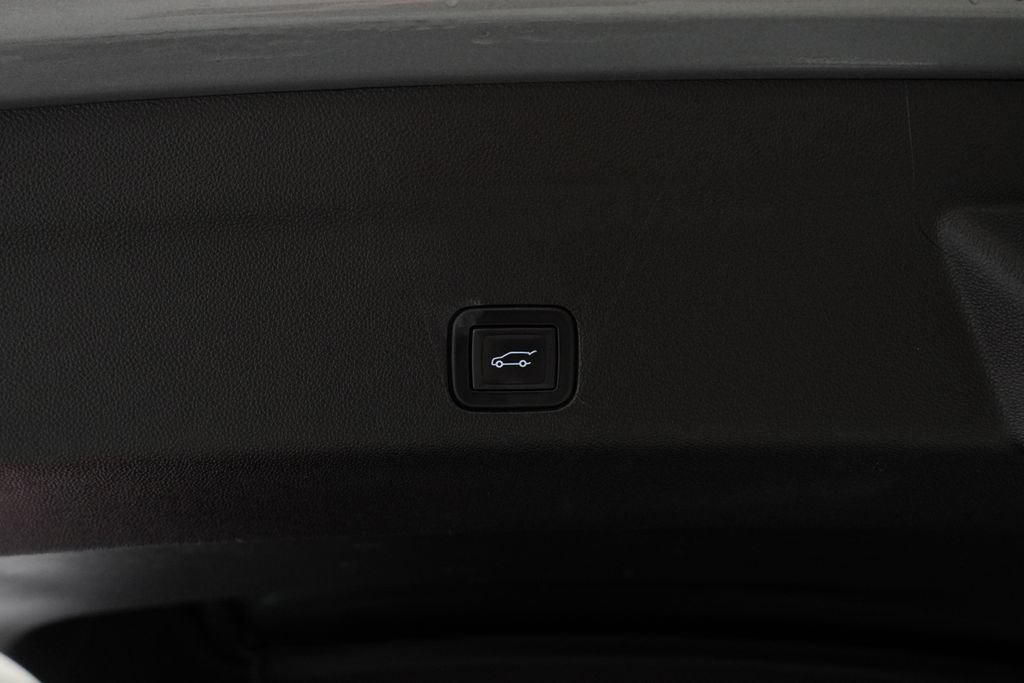 Used 2023 Chevrolet Suburban High Country AWD/4WD image 29