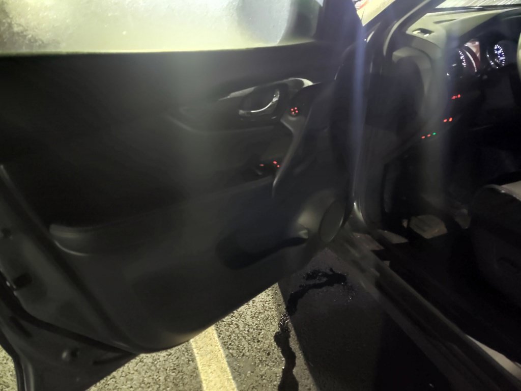 Used 2018 Nissan Rogue SV w/ Premium Package AWD/4WD image 5
