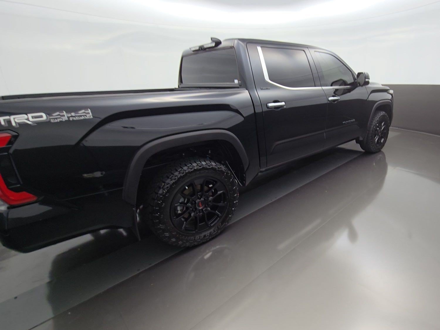 Used 2023 Toyota Tundra Limited w/ TRD Off-Road Package AWD/4WD image 10