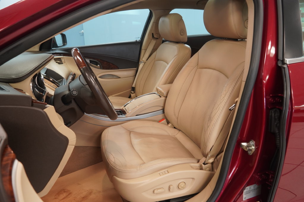 Used 2010 Buick LaCrosse CXS FWD image 3