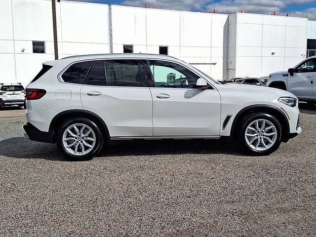 Used 2022 BMW X5 xDrive40i w/ Premium Package image 11