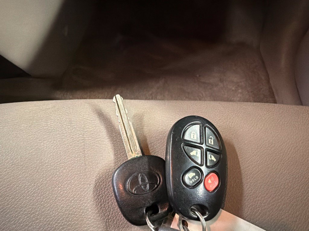 Used 2007 Toyota Sienna XLE FWD image 29