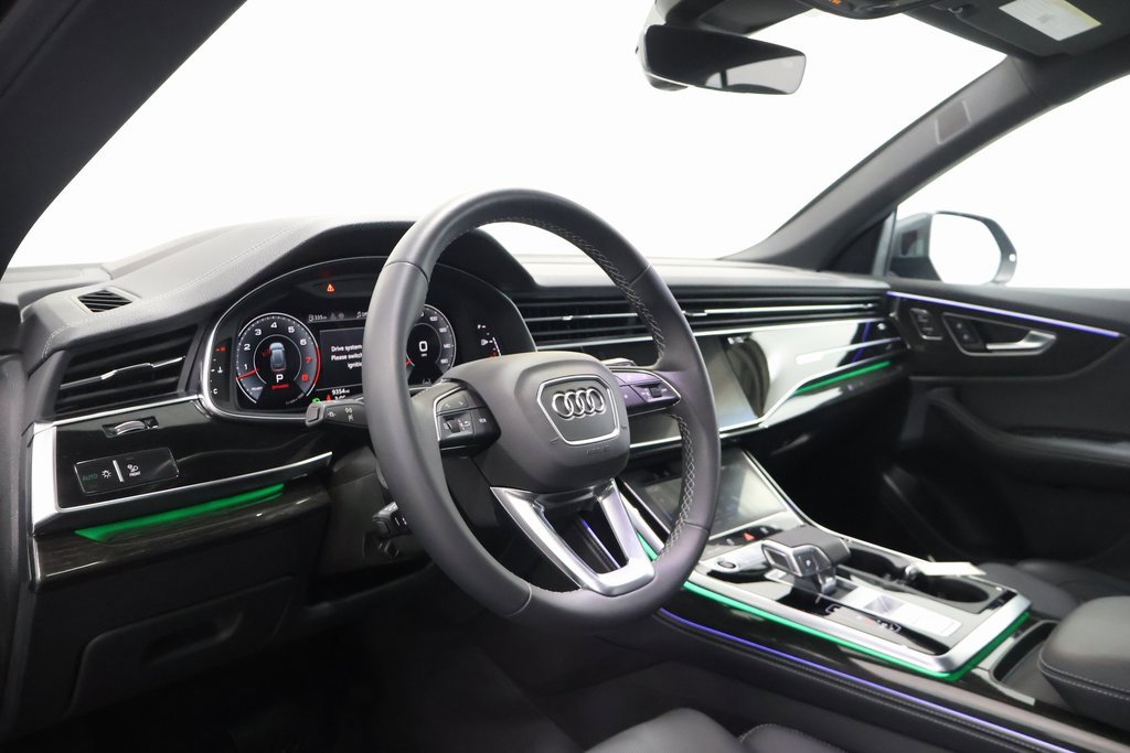 Certified 2025 Audi Q8 Prestige image 15