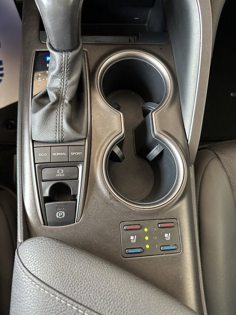 Used 2024 Toyota Camry XSE w/ Navigation Package image 16