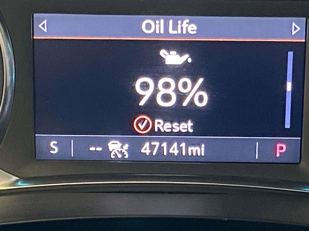 Used 2023 Chevrolet Traverse RS image 32