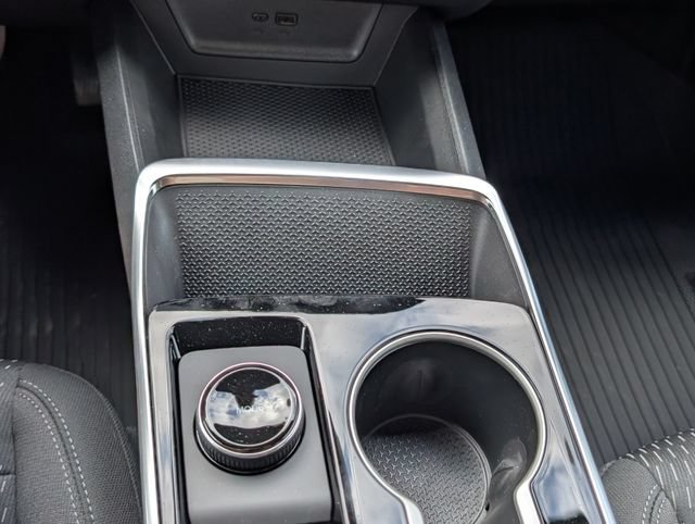 New 2026 Chevrolet Equinox LT w/ Safety and Technology Package FWD image 23