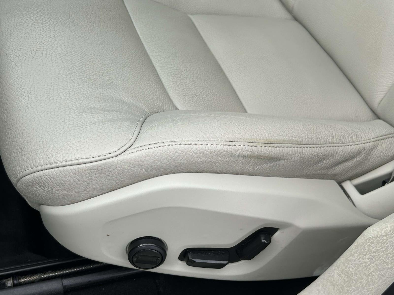 Certified 2023 Volvo XC60 B5 Plus w/ Climate Package image 20