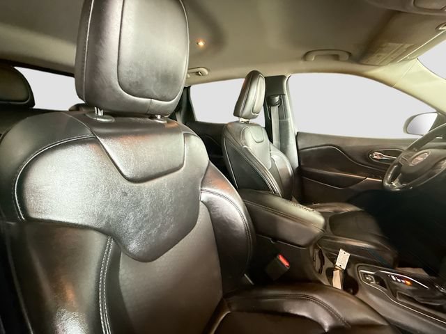 Used 2020 Jeep Cherokee Latitude Plus w/ Cold Weather Group AWD/4WD image 27