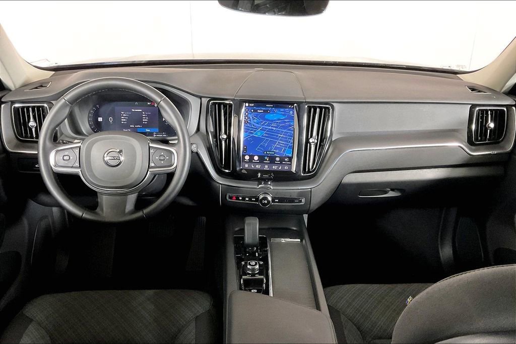 Used 2025 Volvo XC60 T8 Core AWD/4WD image 15