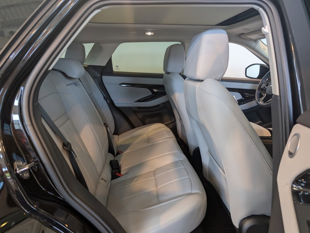 Used 2025 Land Rover Range Rover Evoque S image 29