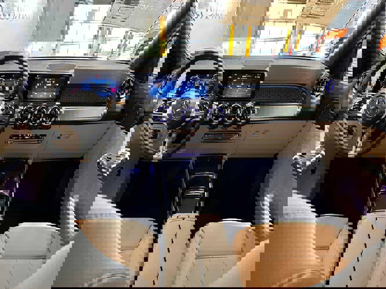 New 2025 Mercedes-Benz GLB 250 4MATIC image 6