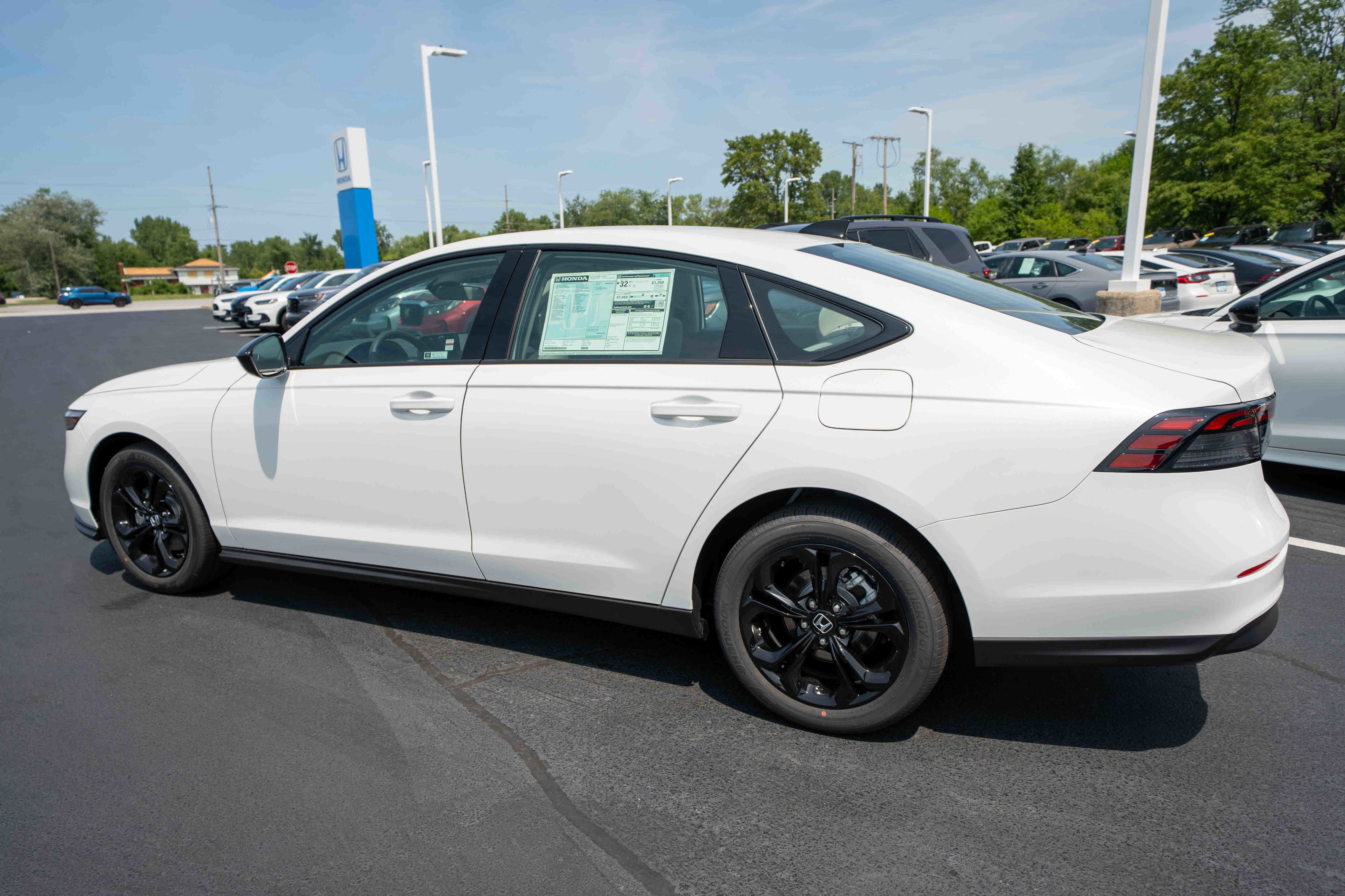 New 2025 Honda Accord SE image 4