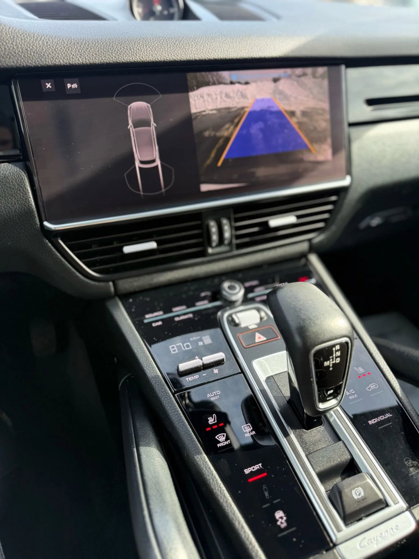 Used 2021 Porsche Cayenne Sport Utility 4D image 19