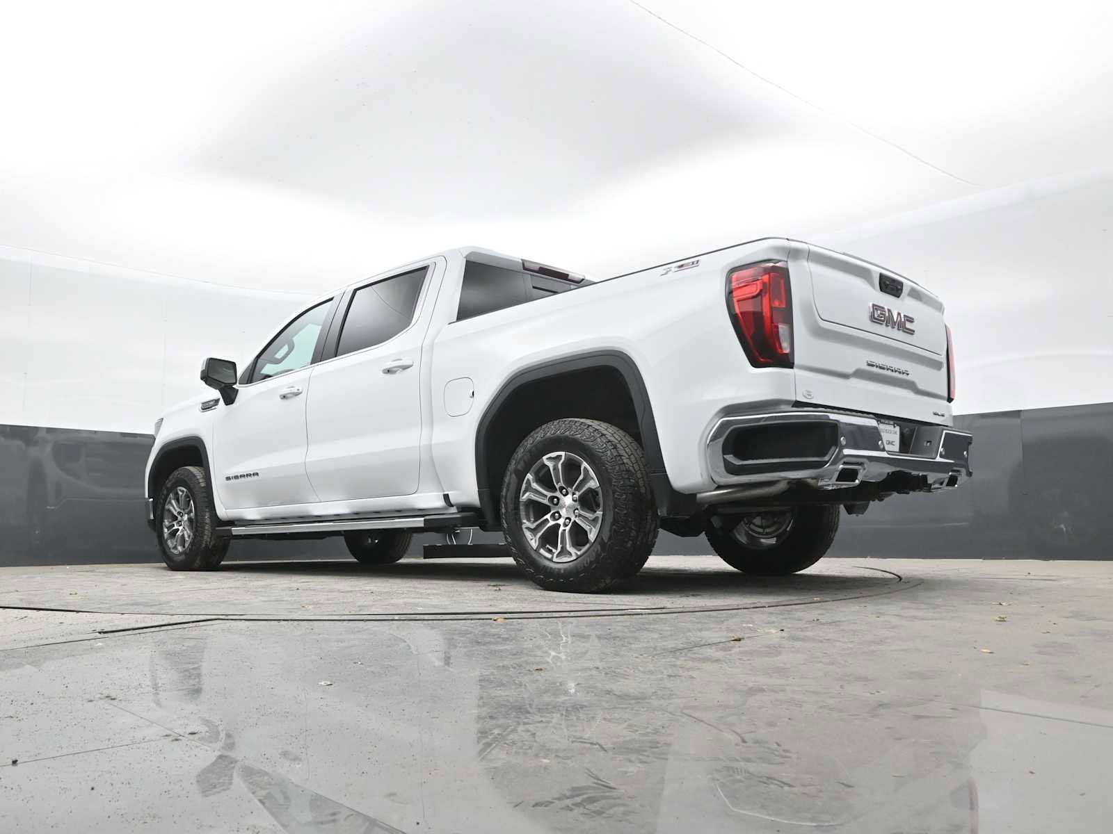 New 2026 GMC Sierra 1500 SLE image 37
