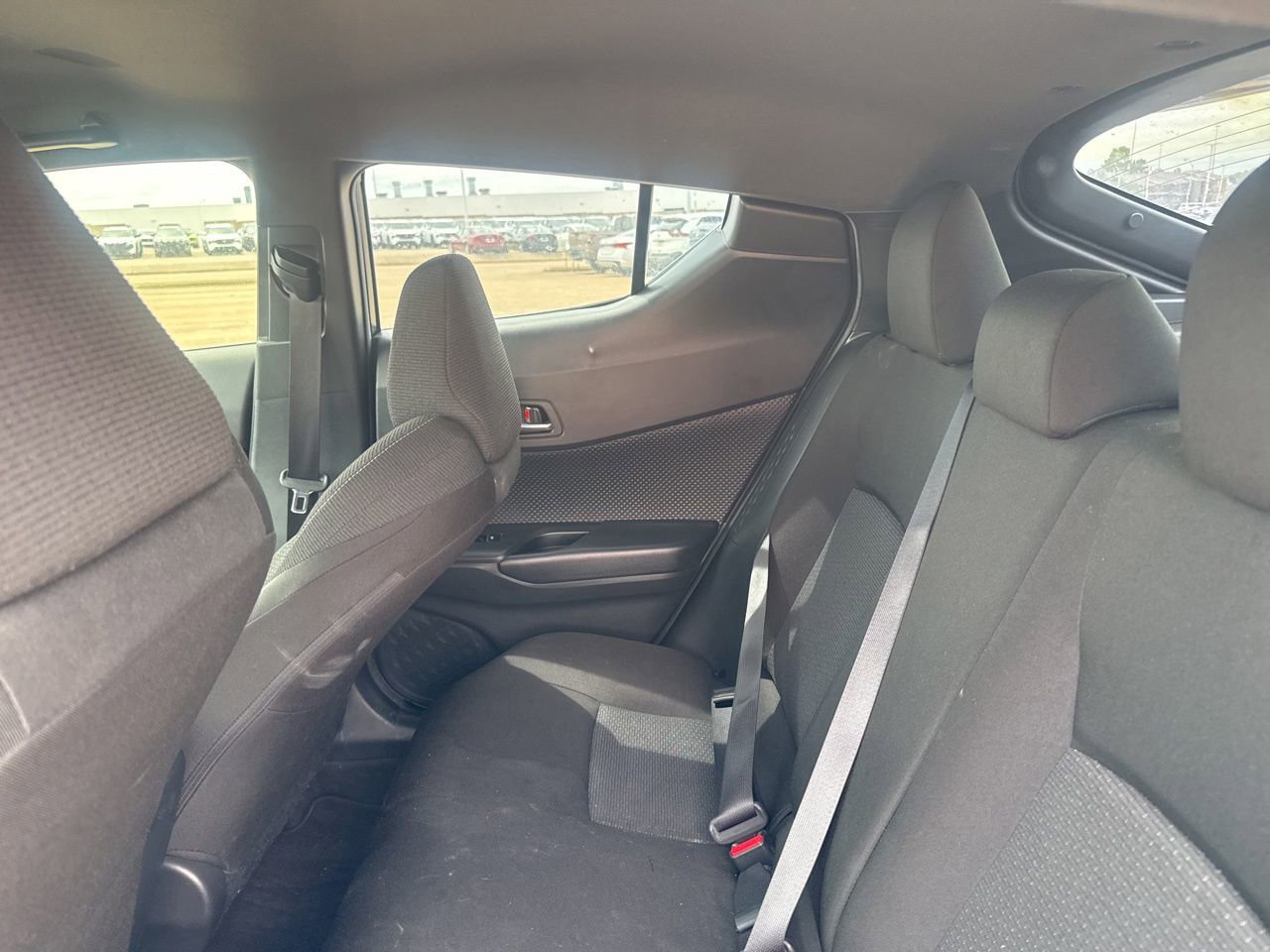 Used 2019 Toyota C-HR XLE FWD image 39