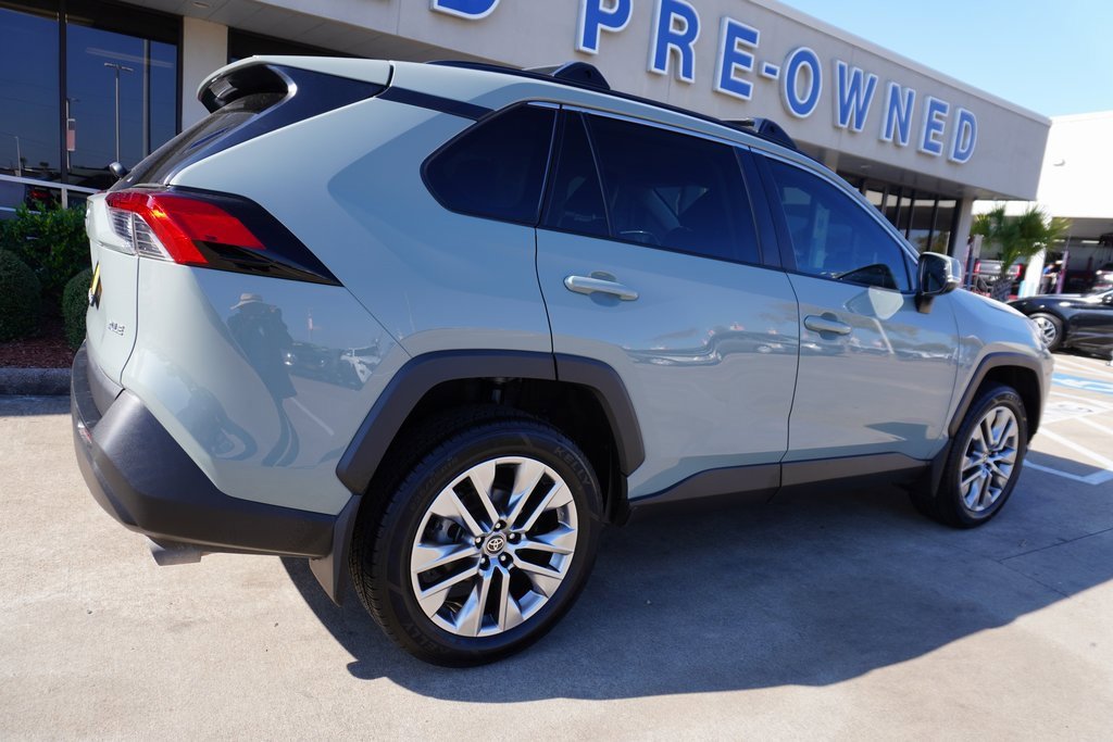 Used 2023 Toyota RAV4 XLE Premium image 6
