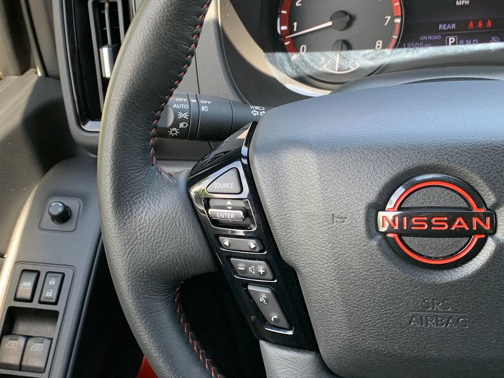 Used 2026 Nissan Frontier PRO-4X AWD/4WD image 12