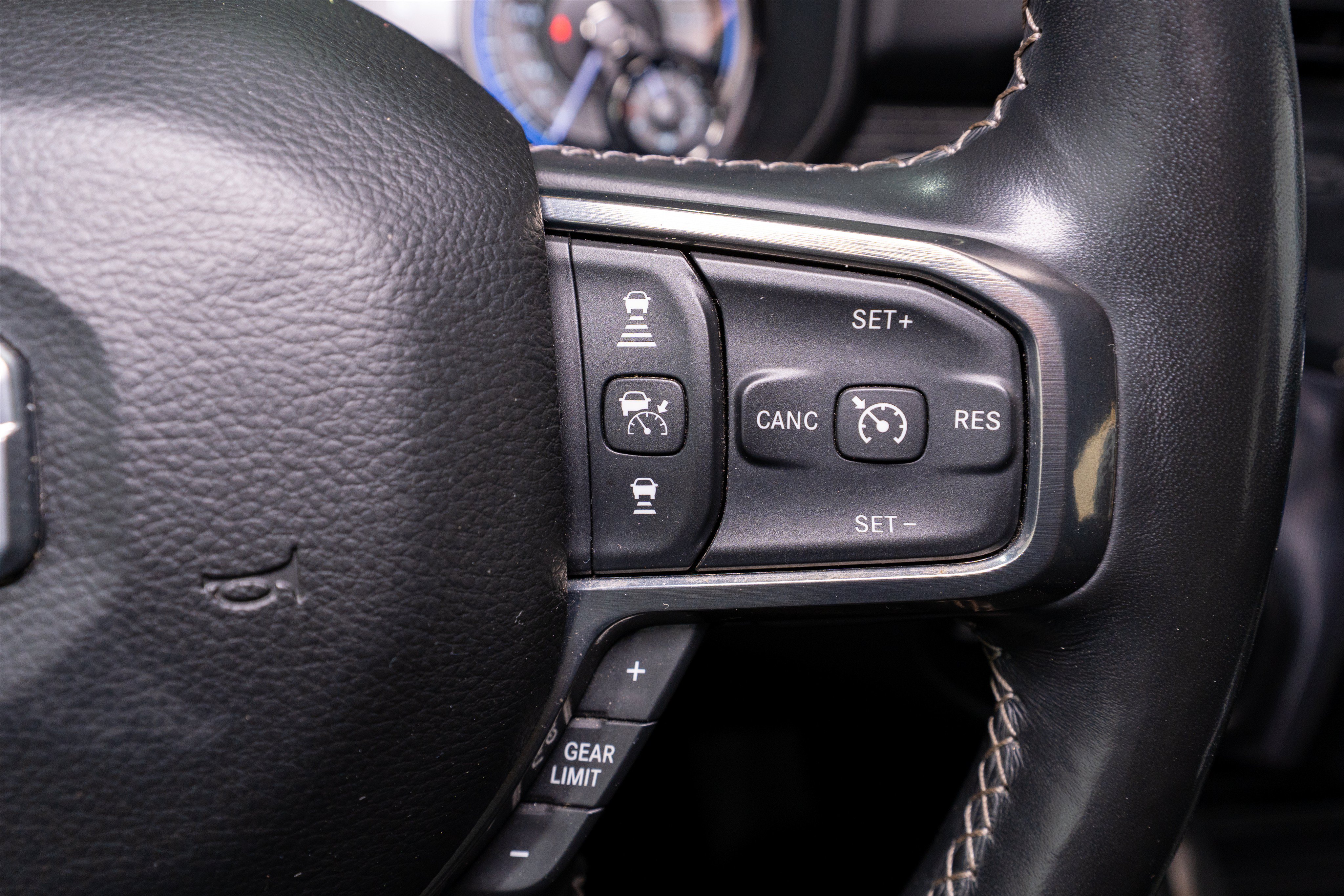 Used 2020 RAM 1500 Limited w/ Black Appearance Package AWD/4WD image 27