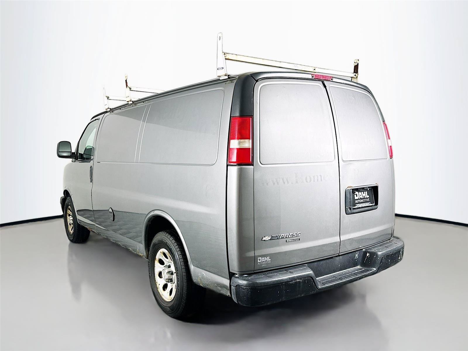 Used 2012 Chevrolet Express 1500 RWD image 9