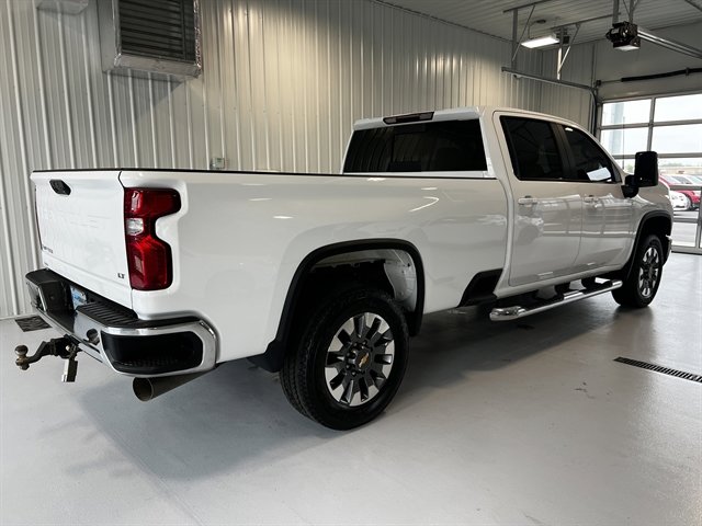 Used 2024 Chevrolet Silverado 3500 LT image 3