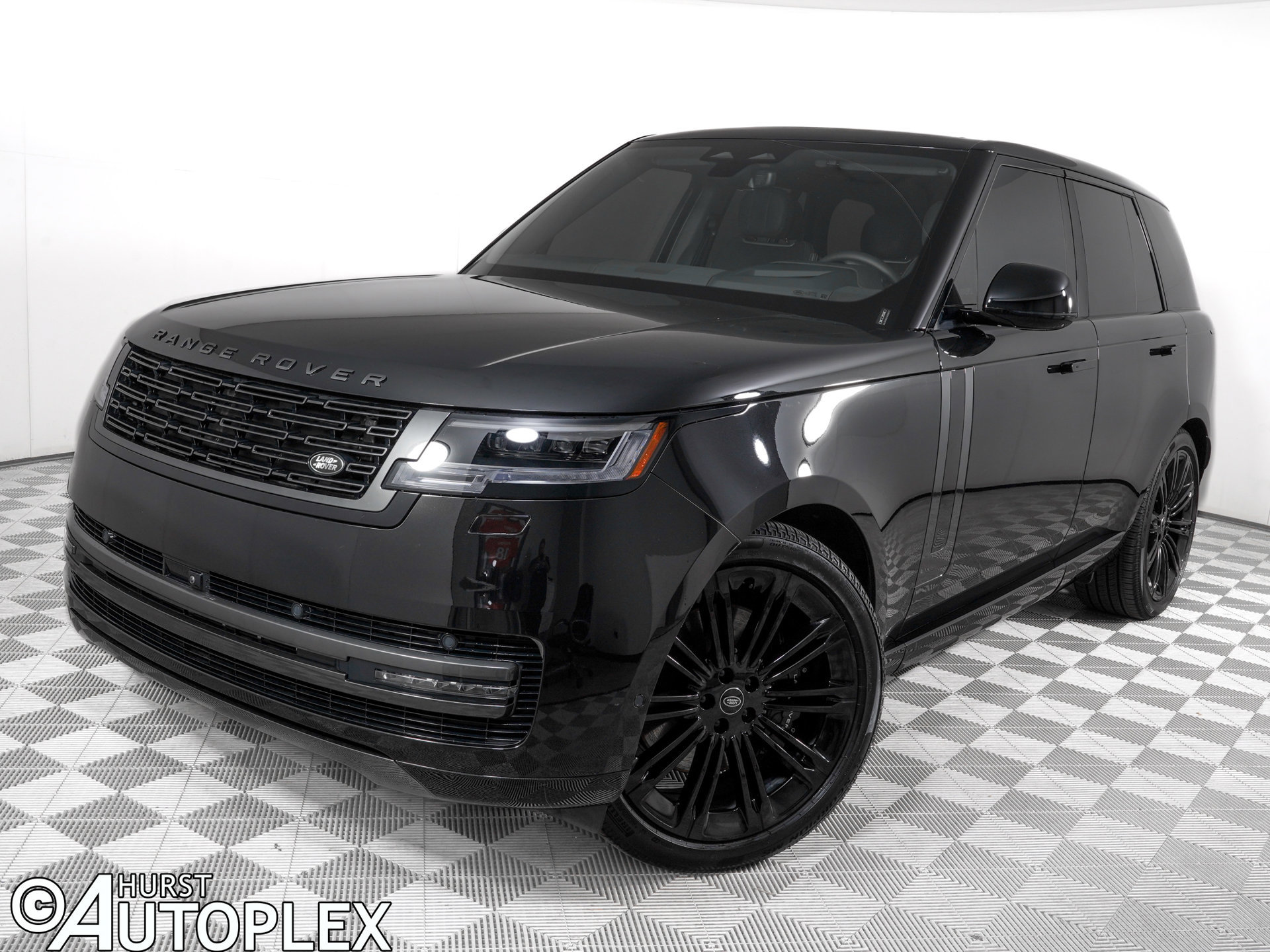 Used 2025 Land Rover Range Rover SE