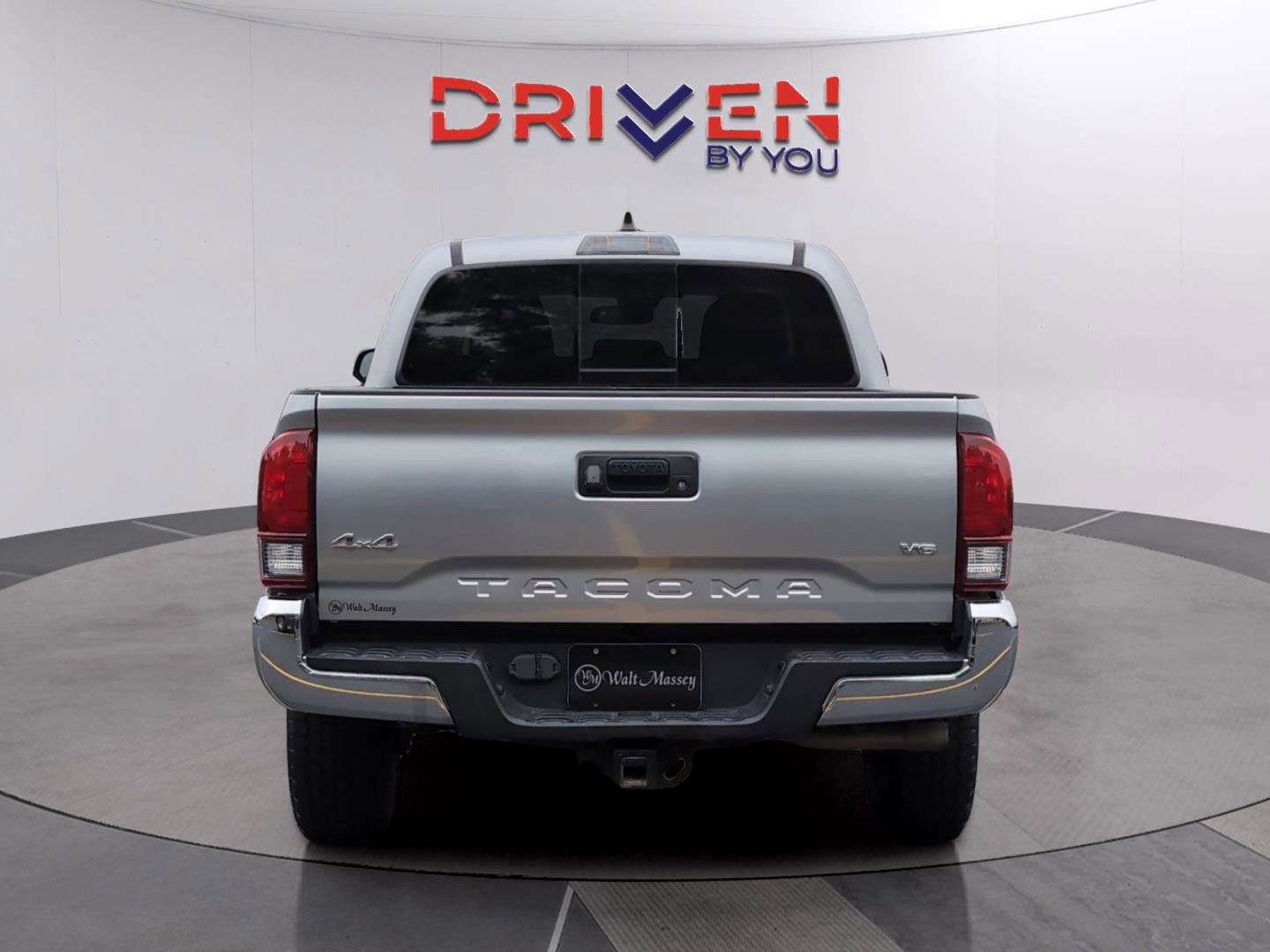 Used 2023 Toyota Tacoma SR5 AWD/4WD image 4