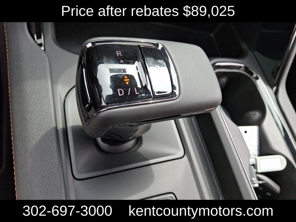 New 2026 GMC Sierra 1500 AT4 w/ Technology Package AWD/4WD image 17