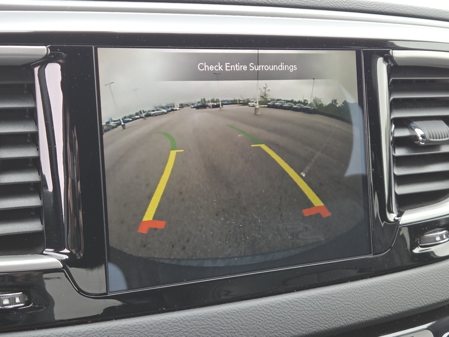 Used 2020 Chrysler Pacifica Touring-L w/ S Appearance Package FWD image 8