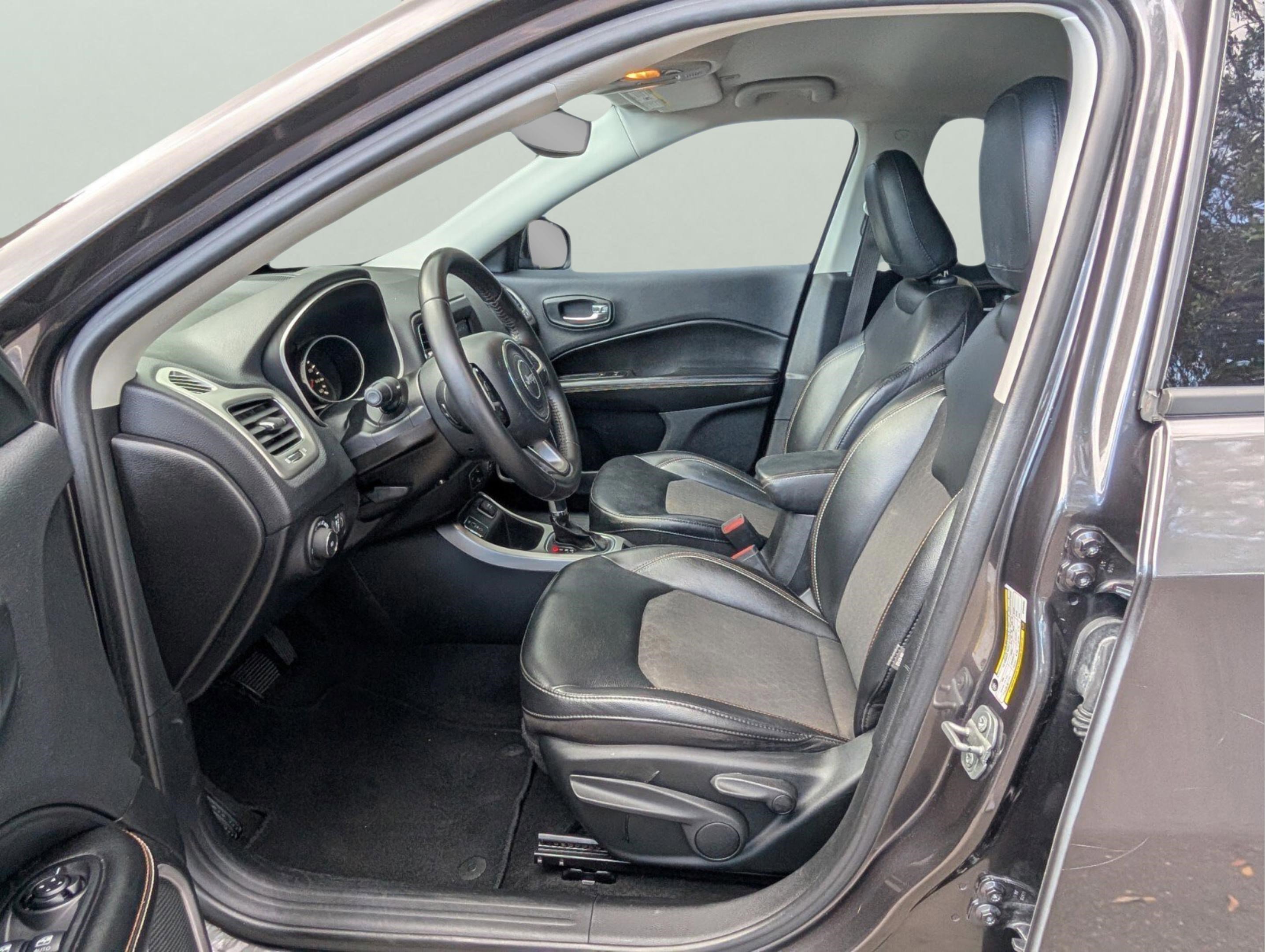 Used 2019 Jeep Compass Latitude image 34