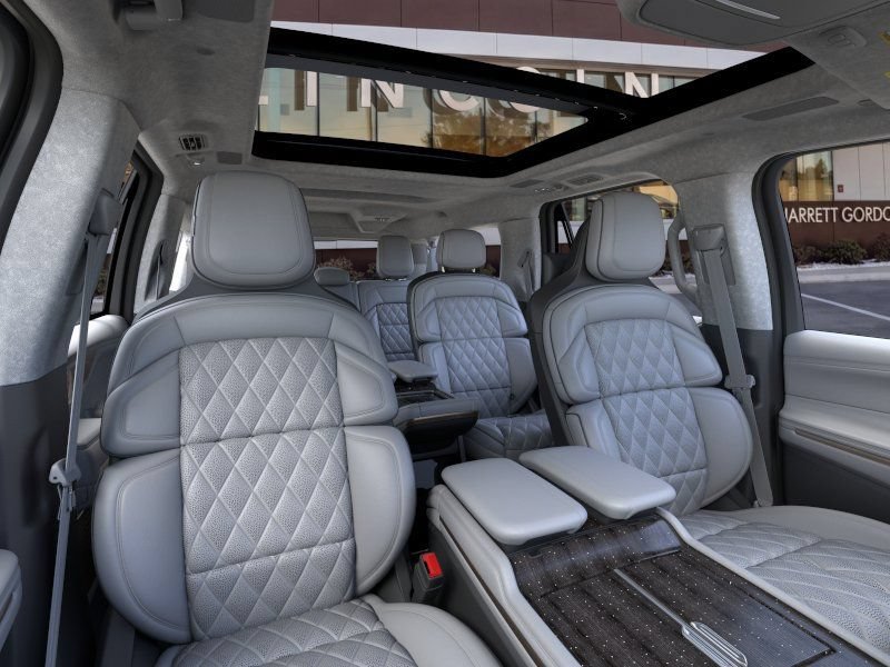 New 2026 Lincoln Navigator L Black Label AWD/4WD image 10