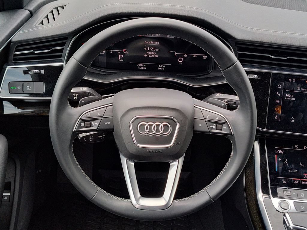 Used 2025 Audi Q7 2.0T Premium w/ Convenience Package AWD/4WD image 29