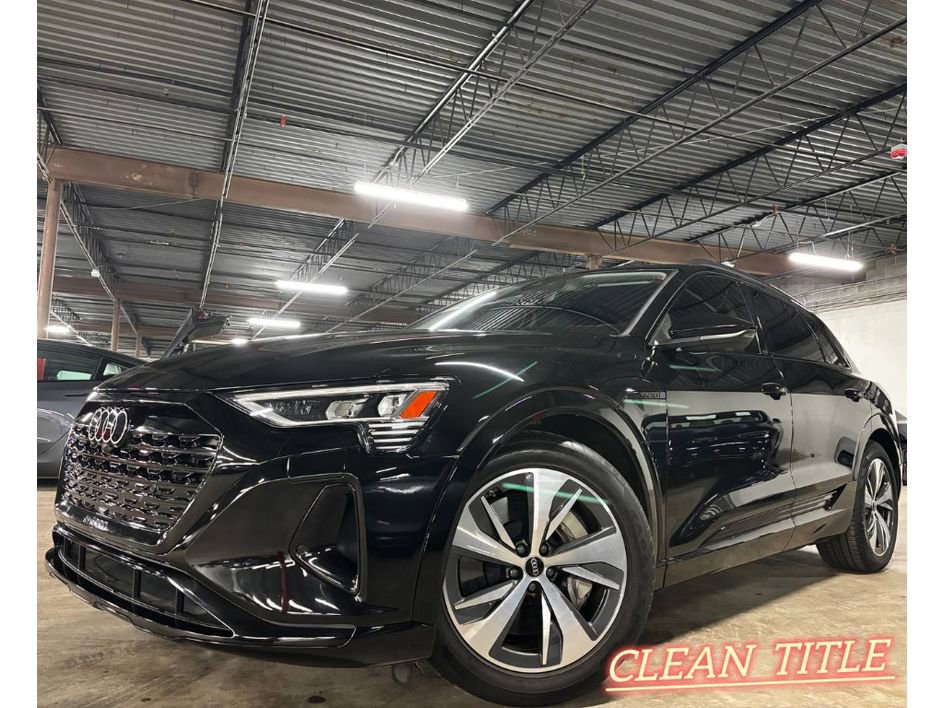 Used 2024 Audi Q8 e-tron Premium image 1