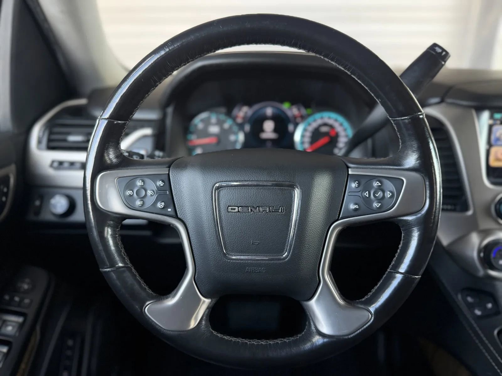 Used 2018 GMC Yukon XL Denali w/ Open Road Package image 24