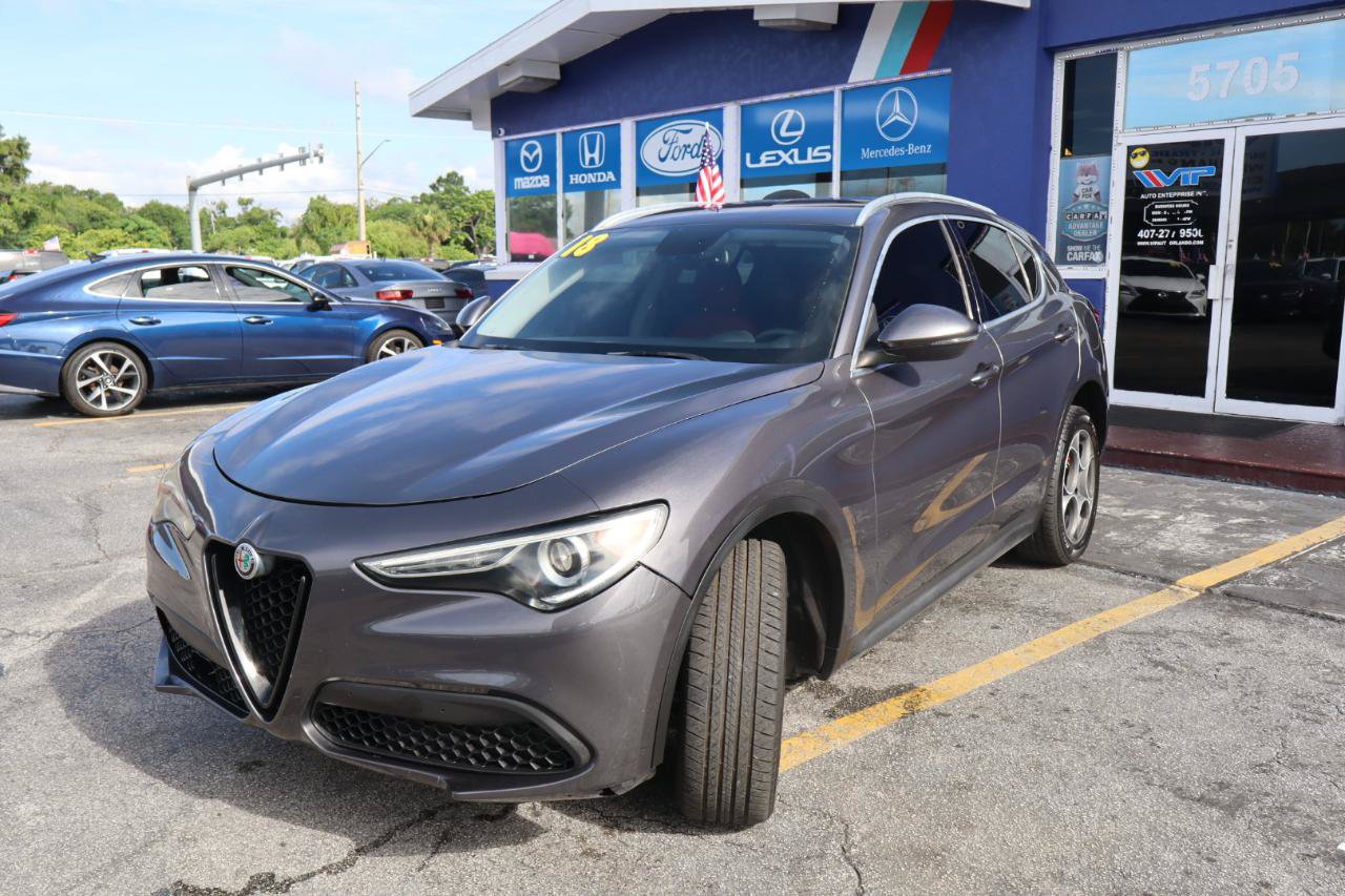 Used 2018 Alfa Romeo Stelvio AWD image 7